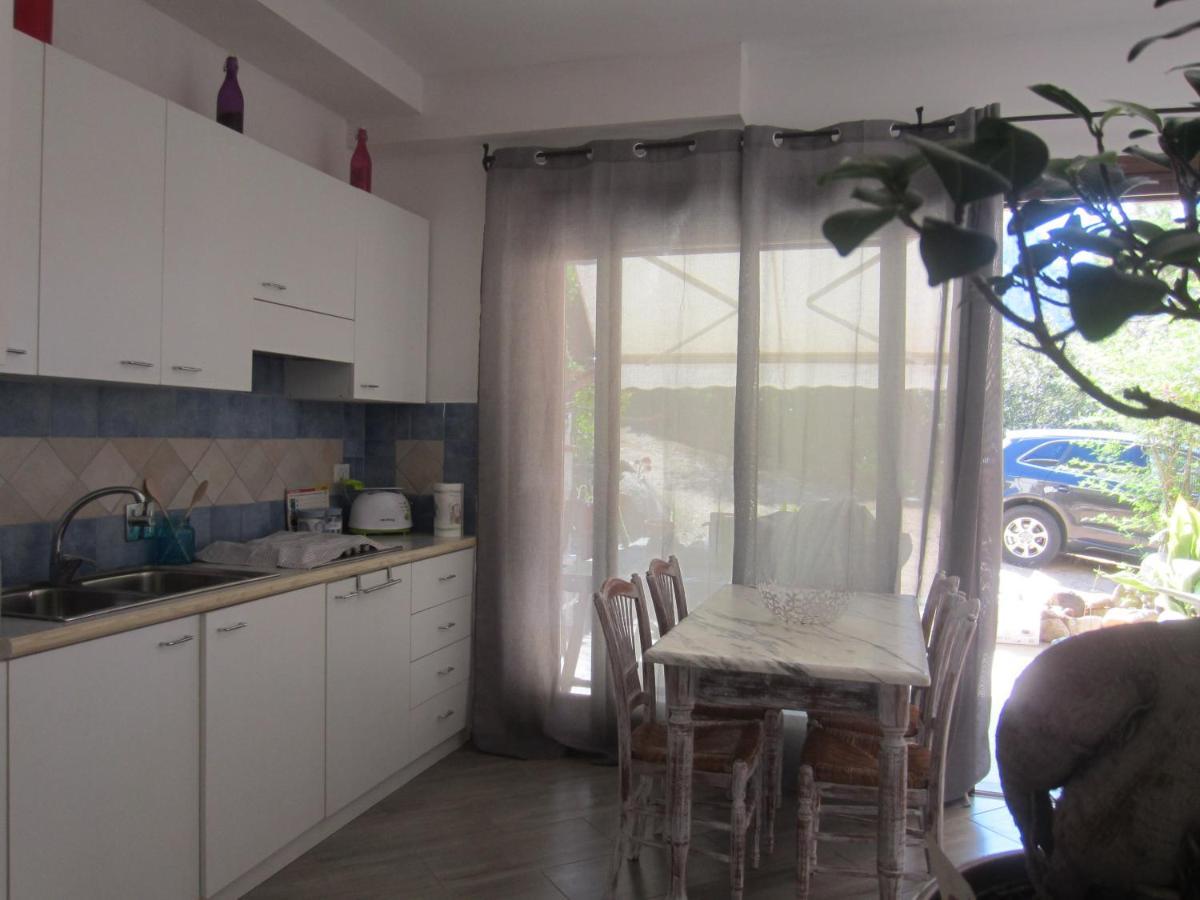 Monolocale San Pantaleo Apartment Luaran gambar