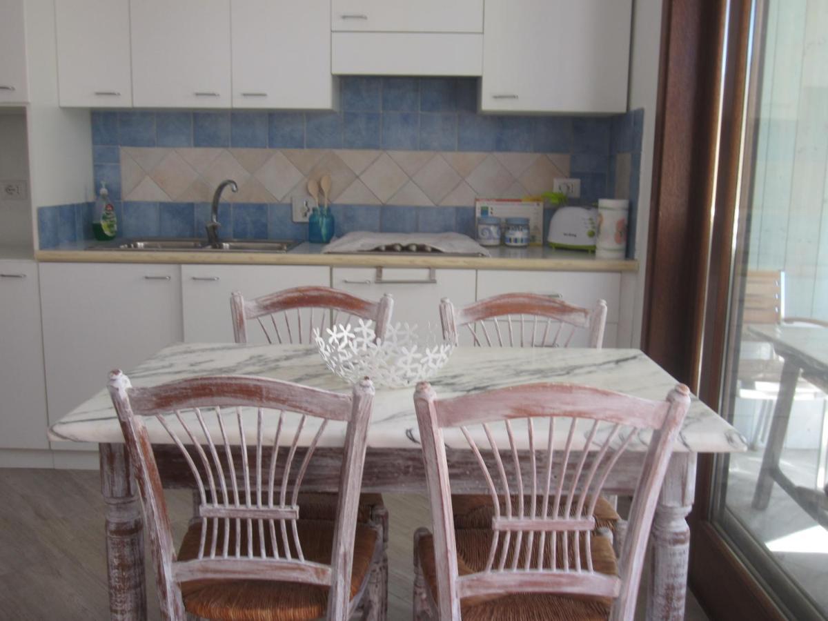 Monolocale San Pantaleo Apartment Luaran gambar