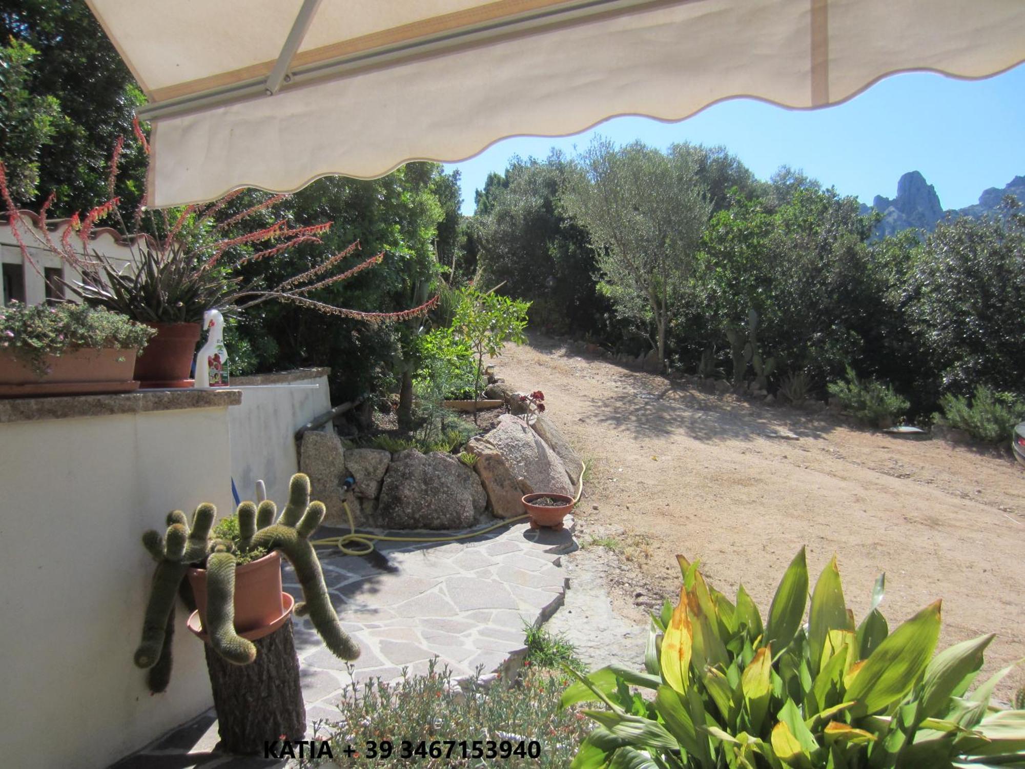 Monolocale San Pantaleo Apartment Luaran gambar
